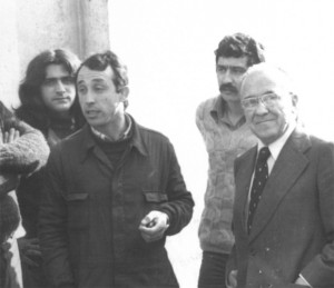 Santiago Carrillo en Asturias con militantes comunistas poco después de la muerte de Franco. Santiago Carrillo en Asturias con militantes comunistas poco después de la muerte de Franco.