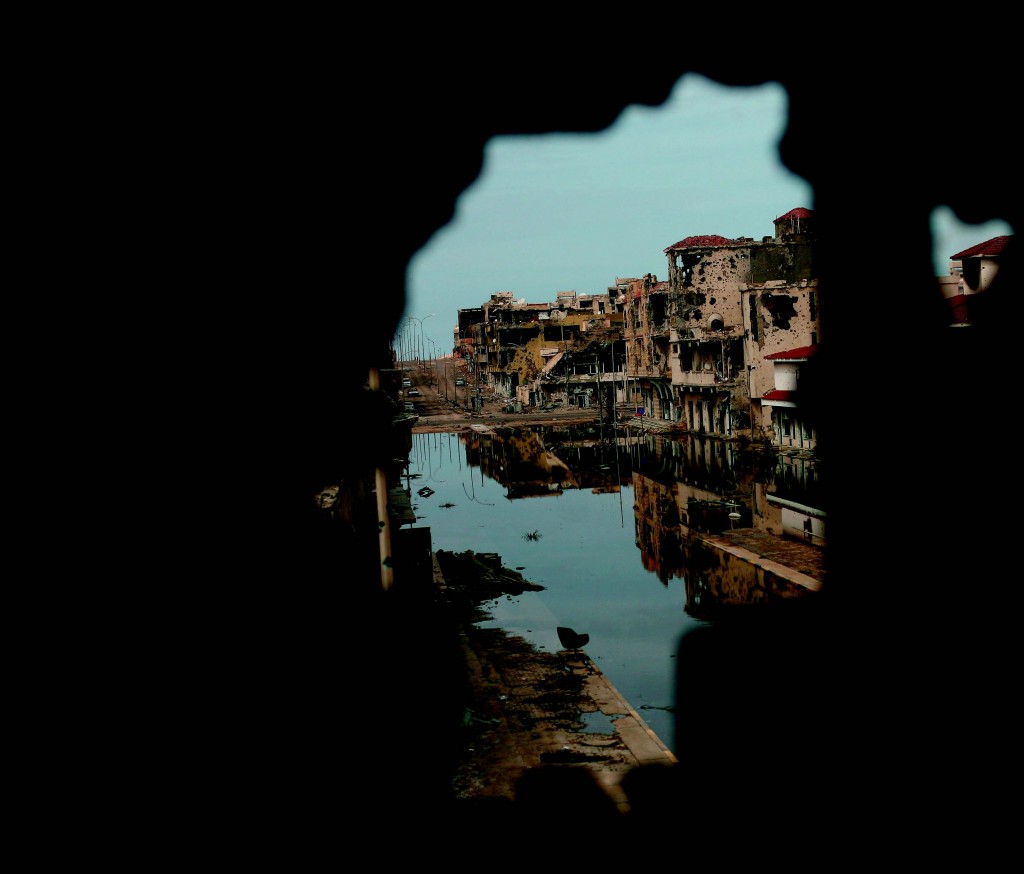 Fotografía de la toma de Sirte, ciudad libia con la que cayó la dictadura de Gadafi, realizada por Manu Brabo, Premio Pulitzer 2013.