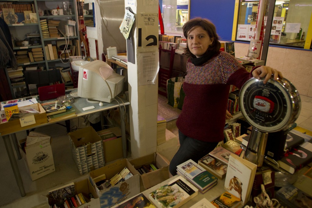En La Casquería los libros se venden al peso. Foto / Isabel Permuy.