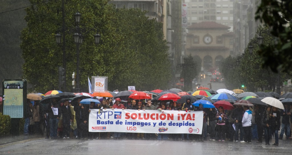 Manifestación en Oviedo de los trabajadores de la RTPA. Foto / Iván Martínez.