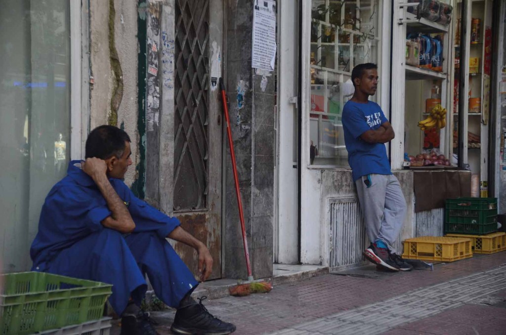 Calle Ajamón de Atenas, en un barrio de inmigrantes. Foto / Clara Palma.