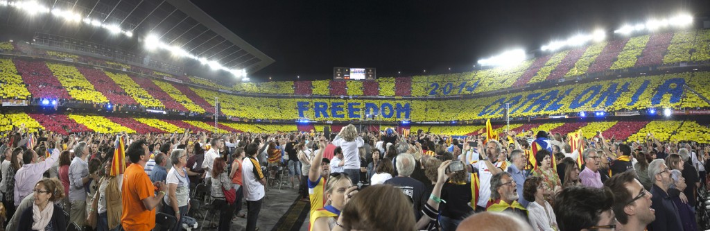Demostración de fuerza del catalanismo en el Nou Camp. Foto / Lluis Brunet.