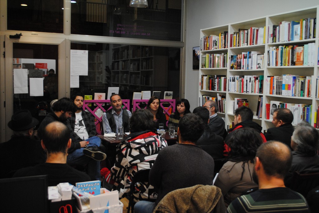 Xuan Cándano, director de Atlántica XXII, modera el acto sobre "Una Syriza en España" organizado por esta revista en Gijón.