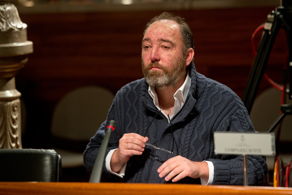 Natalio Grueso en su comparecencia ayer ante la comisión de investigación del Centro Niemeyer en la Junta General del Principado. Foto / Iván Martínez.