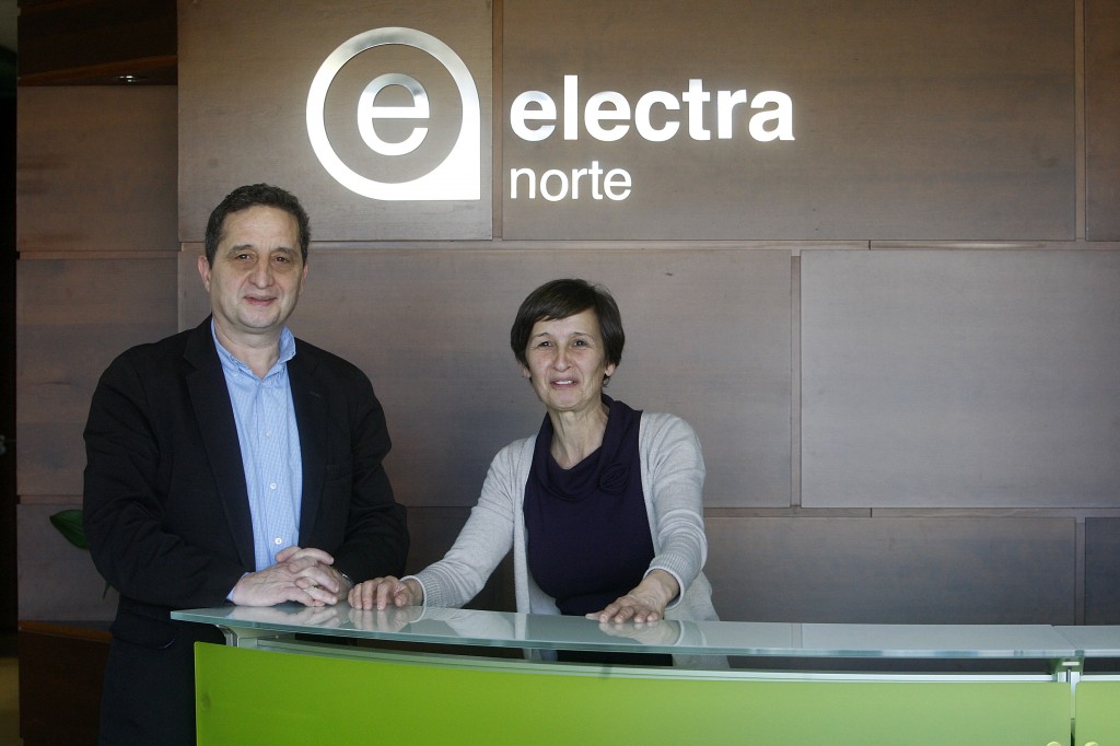 Los hermanos Luis y María Díaz, director xeneral y directora de xestión de Electra Norte. Semeya / Pablo Lorenzana.