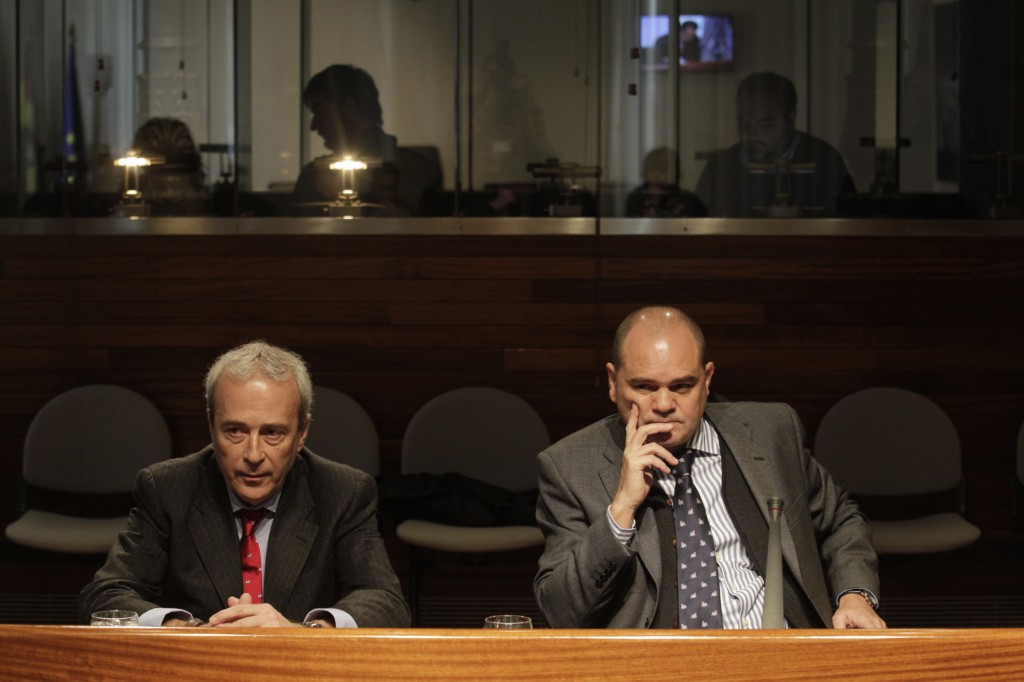 El gerente de ASAC, Maximino Fernández (derecha), en su comparecencia ante la Comisión parlamentaria del Caso Marea. Foto / Mario Rojas.