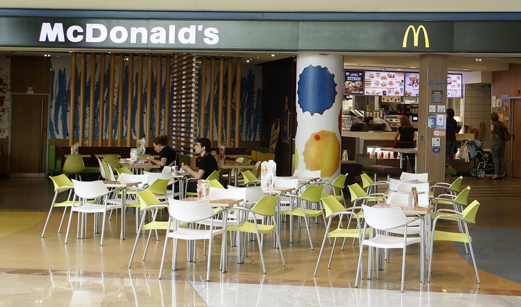 El McDonald's de Los Prados en Uviéu. Foto / Pablo Lorenzana.