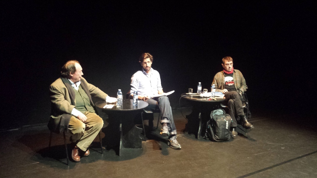 Gregorio Morán, Juan Diego Botto y Juan Carlos Monedero en la sala Mirador de Madrid.