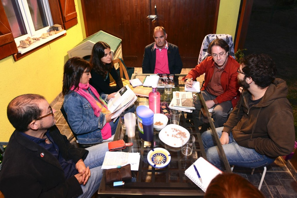 Reunión de la redacción de Atlántica XXII. Foto / Iván Martínez.