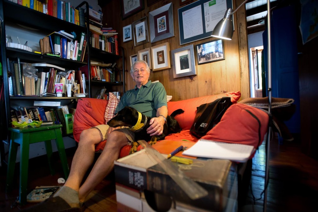 Pepe Feito en su casa de Lavio (Salas). Foto / Iván Martínez.