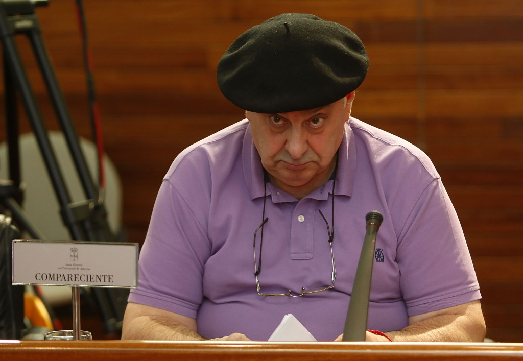 Antón Saavedra durante su comparecencia en la Comisión de Investigación del Caso Villa. Foto / Pablo Lorenzana.