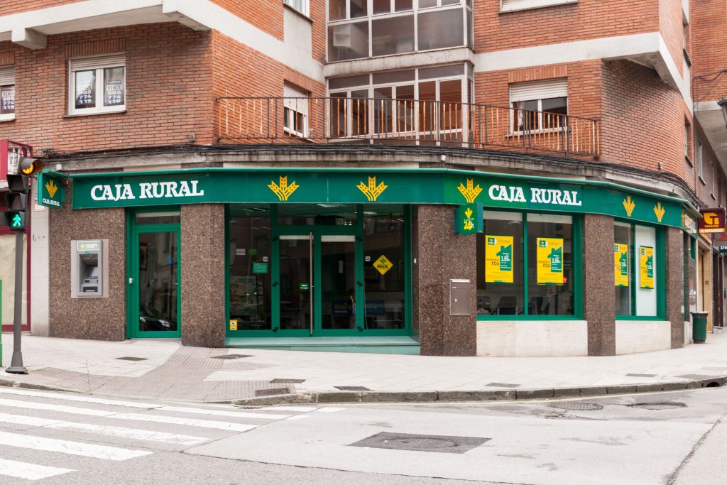 Las donaciones se pueden hacer en las cuentas de Caja Rural de Asturias y Liberbank. Foto / Imanol Rimada.