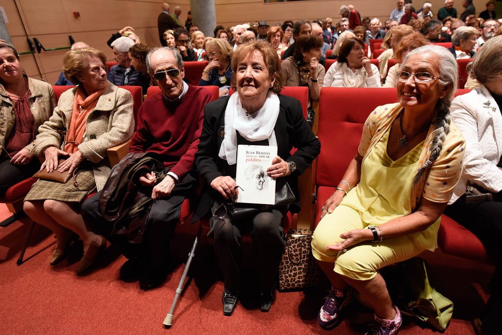 La mujer de Juan Benito Arguelles, Lola Lucio, hizo posible la edición de las memorias.